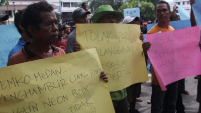 Puluhan Jukir Demo : Massa Minta DPRD Medan Panggil Walikota untuk Batalkan Perwal Parkir Langganan