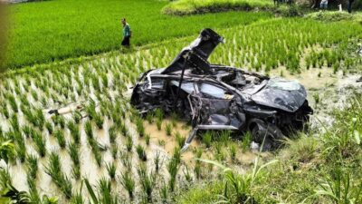 Satu keluarga yang terdiri dari pasangan suami istri dan kelima anaknya ditabrak kereta api, di perlintasan Desa Pagar Jati, Kecamatan Lubukpakam, Kabupaten Deliserdang, Sumatera Utara, Minggu (21/7/2024).