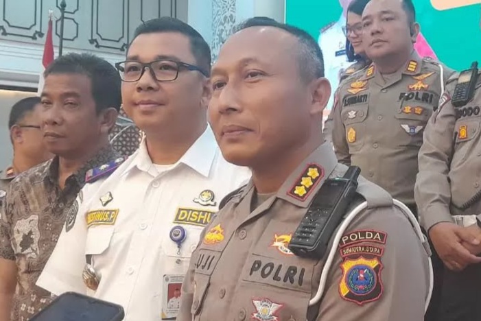 Polisi berikan keterangan.