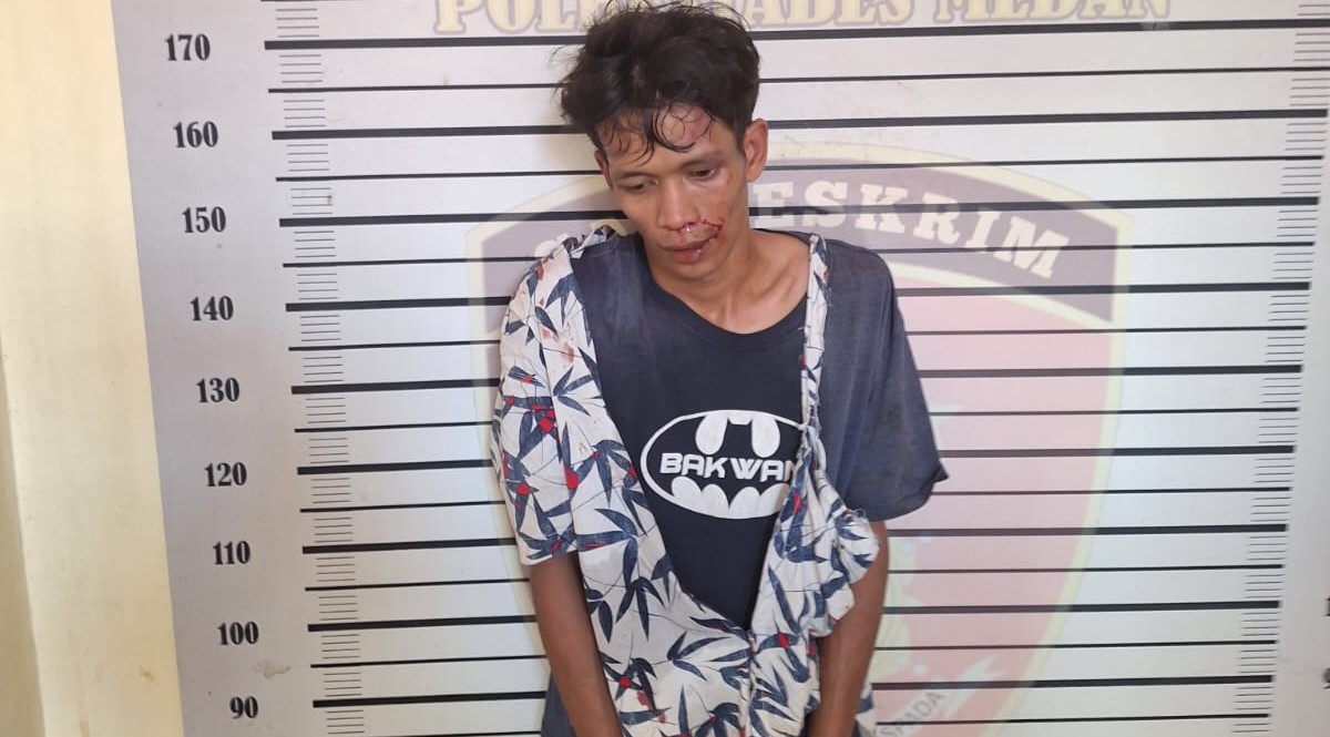 Ari Akbar, warga Jalan Brigjend Katamso, Gang Sempurna, Kelurahan Sei Mati, Kecamatan Medan Maimun, Kota Medan digebuki warga usai ketahuan menjambret.