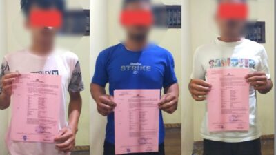 Tiga dari empat pemuda yang ditangkap mencuri babi di Simanindo, Kabupaten Samosir setelah diamankan polisi.