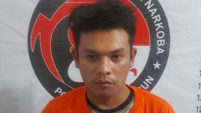 Petugas Unit Reskrim Polsek Saribu Dolok, Polres Simalungun membekuk pengedar sabu bernama Leonardo Peranginangin (30).