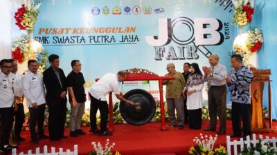 Pj Bupati Langkat secara resmi membuka Job Fair SMK 2024.(ist)