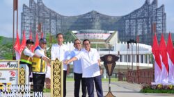 Presiden Joko Widodo meresmikan Plaza Seremoni Sumbu Kebangsaan di Ibu Kota Nusantara (IKN), Kabupaten Penajam Paser Utara, Provinsi Kalimantan Timur, pada Rabu pagi, 14 Agustus 2024.