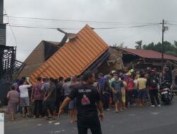 Truk Kontainer Timpa 3 Rumah dan Toko, Satu Orang Warga Tewas