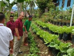 Lapas III Kota Nopan Bagikan Hasil Panen Sawi ke Warga Sekitar