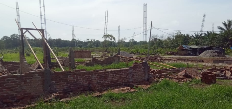 Bangunan rumah warga dirubuhkan.(ist)