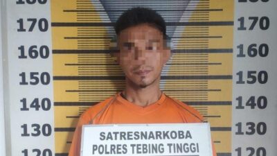 AHR (37), pengedar sabu yang selama ini meresahkan masyarakat tak berkutik setelaah ditangkap petugas Polres Tebingtinggi.