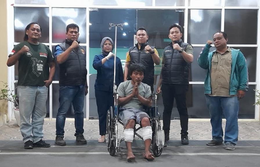 Romi Pangihutan Marpaung (31), satu dari dua tersangka maling motor minta ampun usai kedua kakinya ditembak polisi.