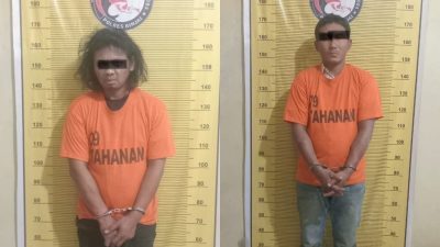 JIS (43) dan I (40), keduanya komplotan pengedar ganja kering tak berkutik saat digerebek petugas Sat Res Narkoba Polres Binjai.