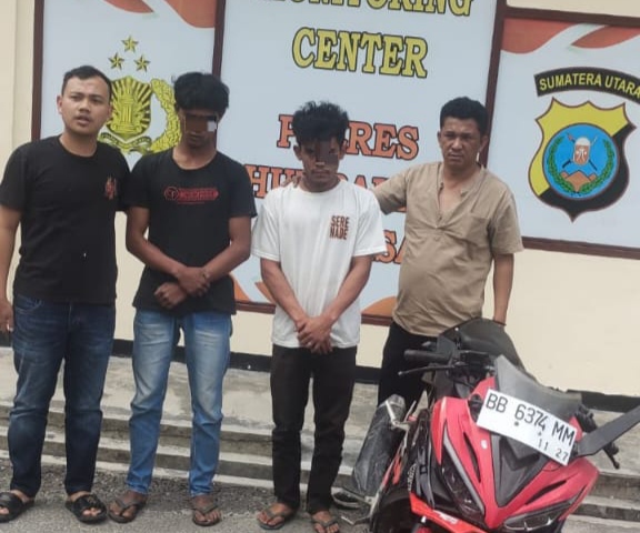 Dua komplotan maling motor yang beraksi di Jalan Hutaraja, Kecamatan Doloksanggul, Kabupaten Humbang Hasundutan, Sumatra Utara akhirnya ditangkap.