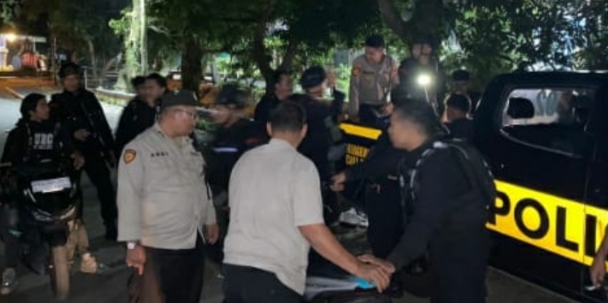 Polisi amankan geng motor dan barang bukti sepeda motor.(ist)