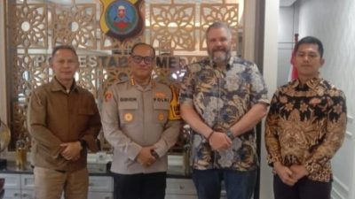 Kapolrestabes Medan Kombes Pol Gidion Arif Setyawan poto bersama.(ist)