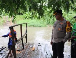 Kapolrestabes Medan Cek Keamanan Penyeberangan Perahu Sungai Babura