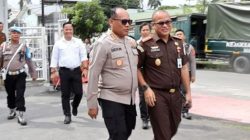 Kapolrestabes Medan Kombes Pol Gidion Arif Setyawan jalan bersama Kepala Kejaksaan Negeri (Kajari) Medan Fajar Syah Putra.(ist)