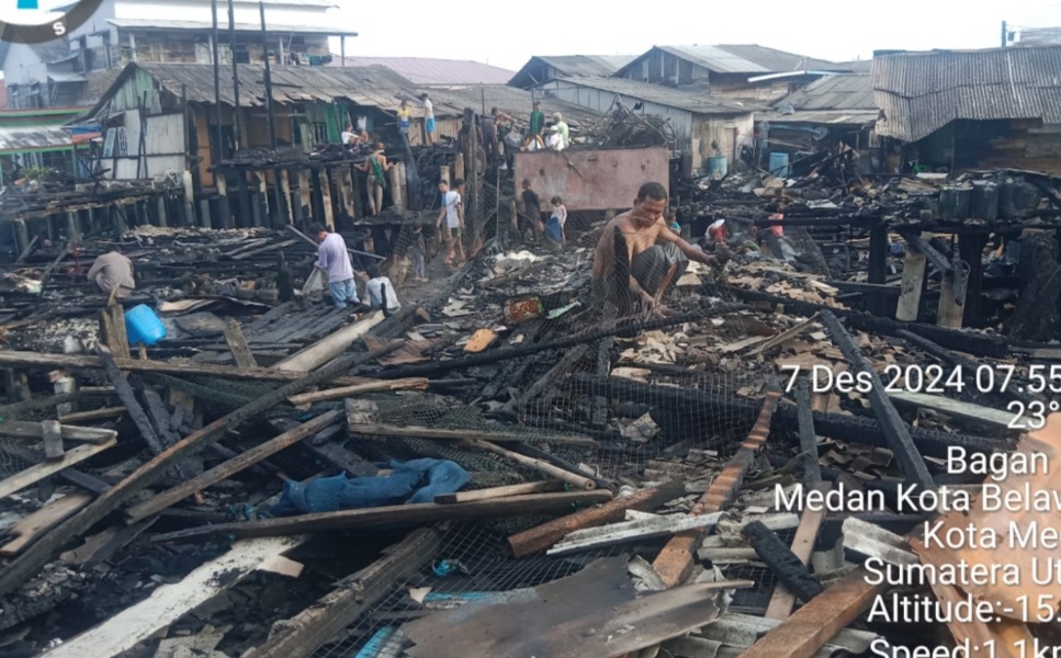 Rumah korban dan rumah warga lain ludes terbakar.(ist)