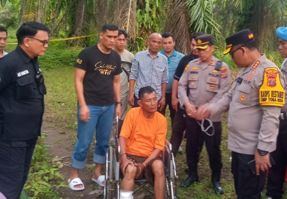 Kapolrestabes Medan, Kombes Pol Gidion Arif Setyawan menginterogasi pelaku.(ist)