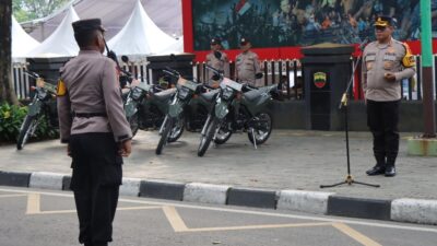 Kapolrestabes Medan Kombes Pol Gidion Arif Setyawan (kanan) pimpin apel.(ist)