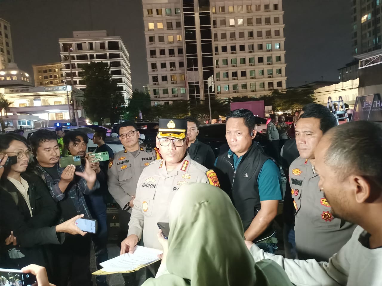 Kapolrestabes Medan, Kombes Gidion Arif Setyawan saat menjelaskan rangkaian kasus penculikan dan pembunuhan yang melibatkan oknum TNI AD.