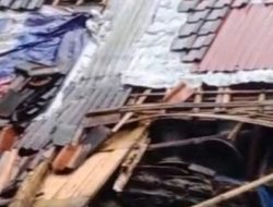 Tiga Rumah Warga Ambruk Dampak Erosi Sungai Silau
