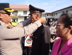 Kapolrestabes Medan Pimpin Upacara Kenaikan Pangkat dan Wisuda Purna Bakti