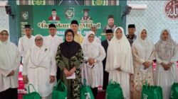 Ketua Umum Yayasan UISU Indra Gunawan poto bersama Rektor Prof Safrida, Ketua IKA UISU Musa Rajek Shah dan wakil rektor. (ist)