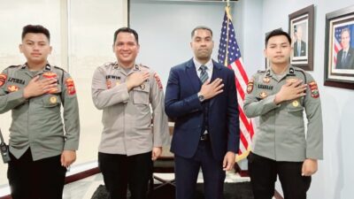 Tim Patroli Samapta Polrestabes Medan poto bersama Plt Konsulat Amerika, Mr. Joshua Gonzales.(ist)