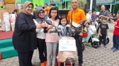 Jalan Sehat Bersama Semarakkan Puncak Tasyakuran Milad UISU : Hadiah Utama Sepeda Motor