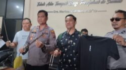 Kapolsek Patumbak, Kompol Faidir Chaniago tunjukkan bb sajam.(ist)