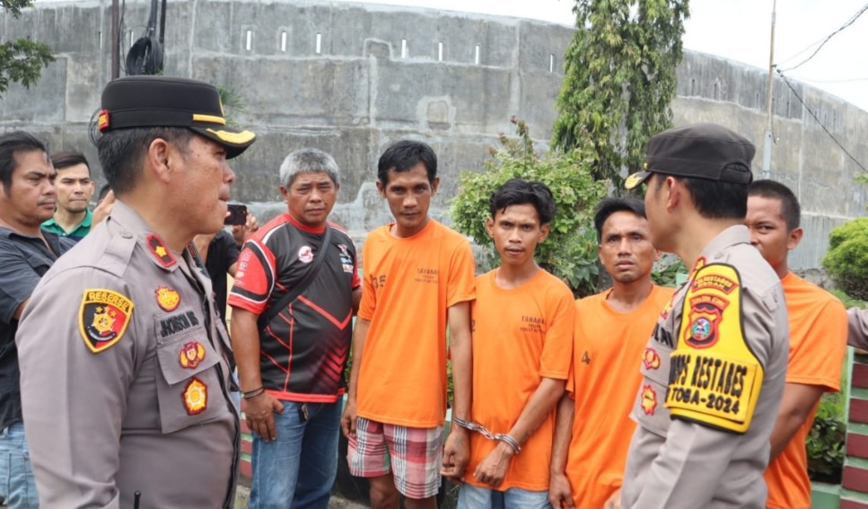 Wakapolrestabes Medan, AKBP Taryono Raharja tanyai pelaku. (ist)