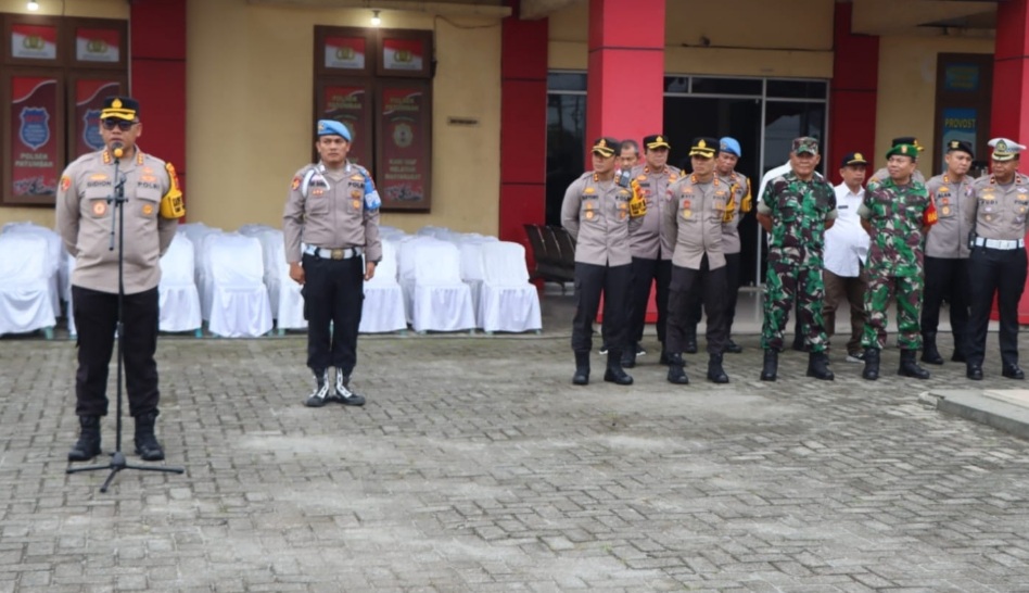 Kapolrestabes Medan Kombes Pol Gidion Arif Setyawan pimpinan apel.(ist)