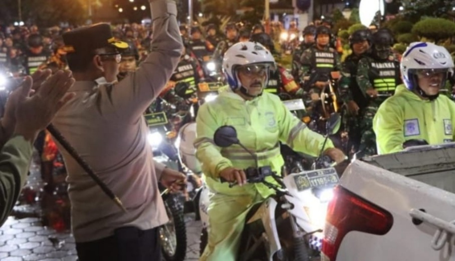 Kapolrestabes Medan, Kombes Pol Gidion Arif Setyawan melepas tim gabungan patroli PAM Imlek.(ist)