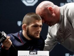 Viral Video Khabib Coba Rebut Sabuk Juara dari Bos UFCs