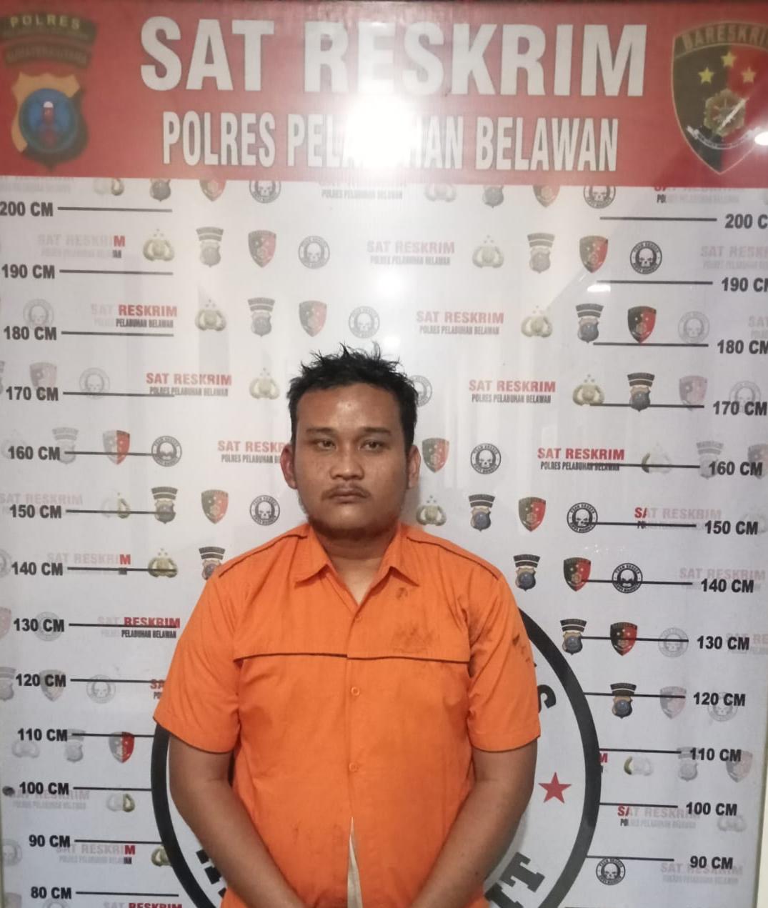 M Reza Fahlefi, sopir taksi online InDriver yang berusaha rudapaksa penumpangnya setelah ditangkap polisi.