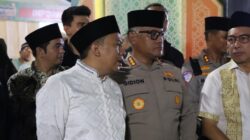 Kapolrestabes Medan Kombes Pol Gidion Arif Setyawan dan Ketua DPRD Medan Drs Wong Chun Sen pada acara Pembukaan Ramadhan Fair.(ist)