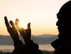 Tips Agar Doa Kita Diijabah Allah SWT