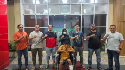 Petugas Unit Reskrim Polsek Patumbak menembak kaki tersangka maling motor bernama Dian Pratama karena kabur saat diamankan.