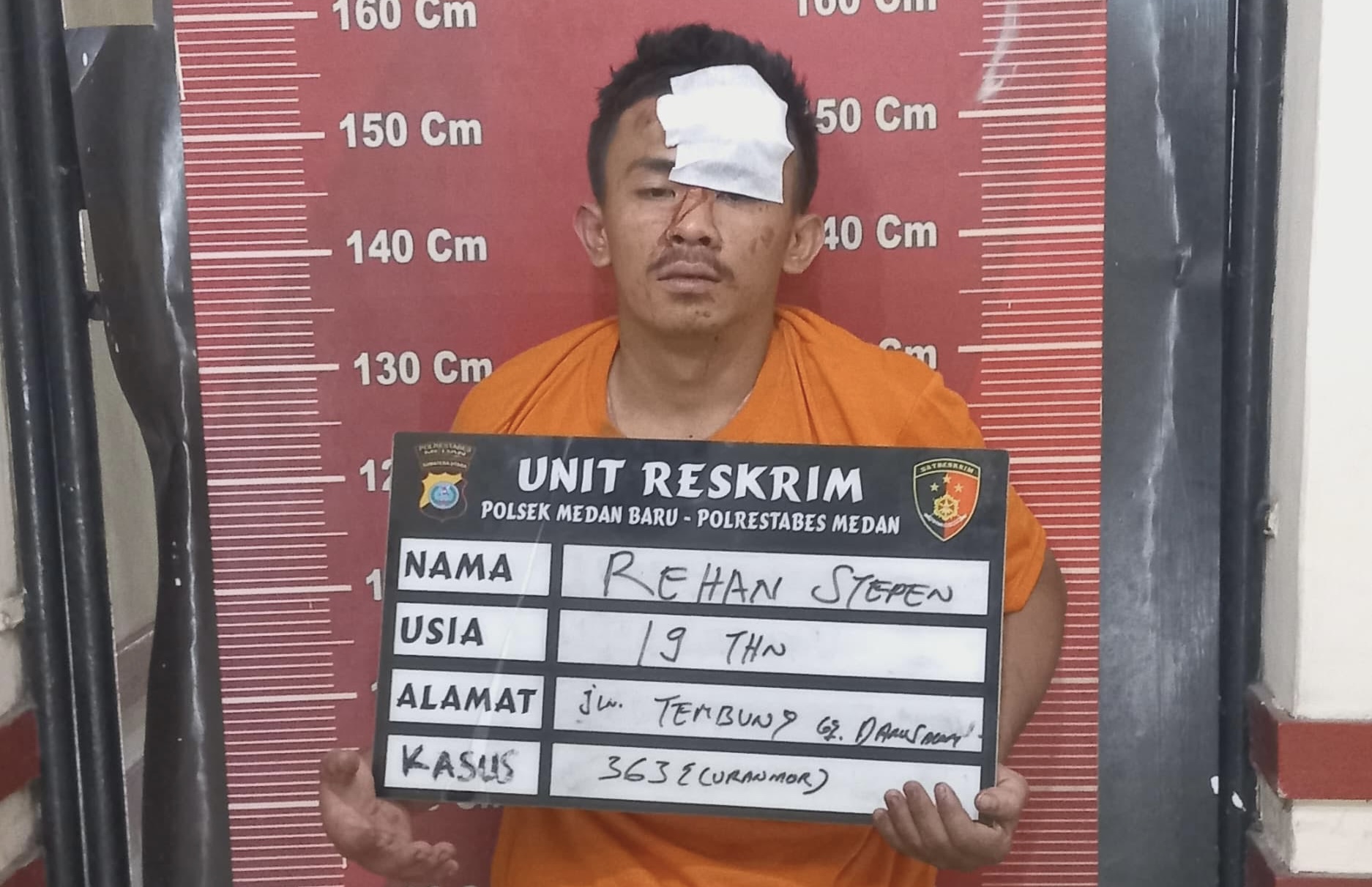 Rehan Steven Sarumaha, satu dari dua pelaku maling motor digebuki saat ketahuan beraksi di Universitas Darma Agung.