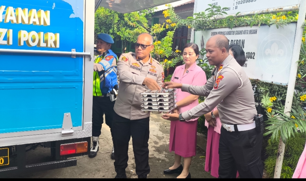 Kapolrestabes Medan Kombes Pol Gidion Arif Setyawan bersama Kasat Lantas Polrestabes Medan AKBP I Made Parwita.(ist)