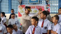 Kapolrestabes Medan Kombes Pol Gidion Arif Setyawan berbaur bersama anak-anak SLB.(ist) 