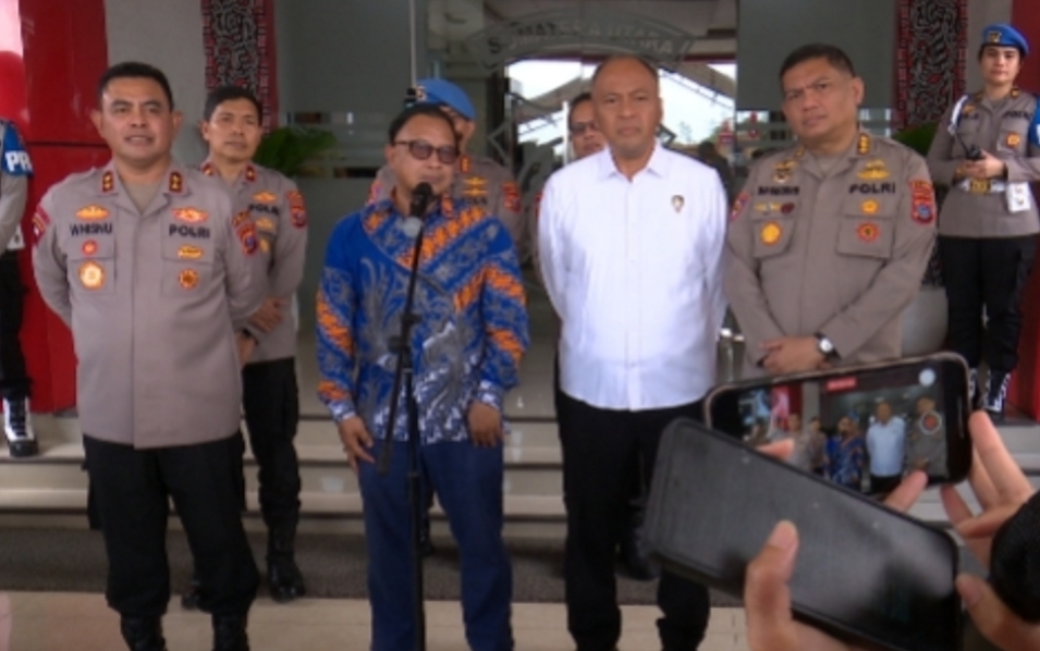 Kapolda Sumut, Irjen Pol Whisnu Hermawan Februanto bersama Komisioner Kompolnas, Choirul Anam dan Itwasum Polri berikan keterangan pers. (ist)