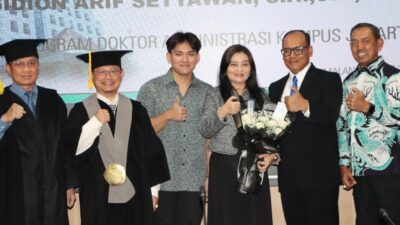 Kapolrestabes Medan Kombes Pol Gidion Arif Setyawan (2 kanan) poto bersama. (ist)
