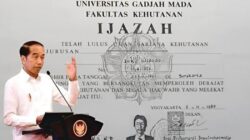 Kisruh ijazah Jokowi masih menjadi perhatian serius masyarakat, Kini pihak penasihat hukum enggan menunjukkan ke publik.