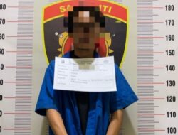 Sopir yang Merangkap Jadi Pengedar Ekstasi Pasrah Digerebek Polisi
