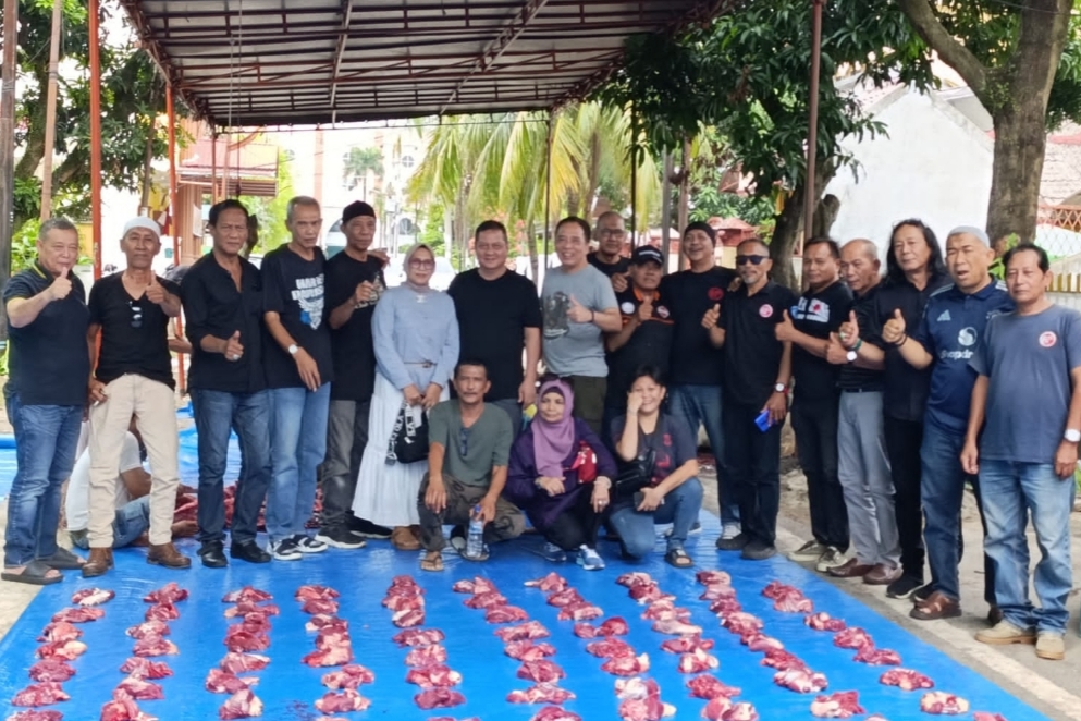 Ketua Umum LCI H Zaidan Indra Jaya (Ucok Ibak) dan Ketua Harian LCI Drs H Hendra DS poto bersama pengurus dan anggota.(ist)