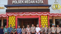 Tim Kompolnas dan Kapolsek Medan Kota Kompol Selvintriansih dan jajaran poto bersama.(ist)