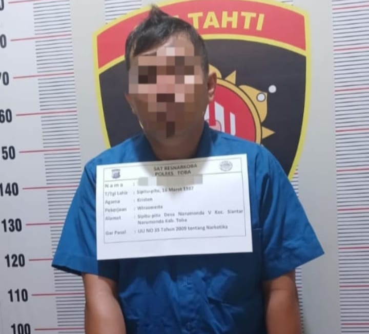 TM, pengedar sabu di Desa Narumonda yang ditangkap petugas Polres Toba.