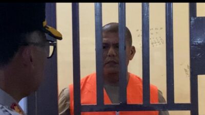 Kapolrestabes Medan, Kombes Pol. Gidion cek oknum Polantas di ruang patsus. (humas)
