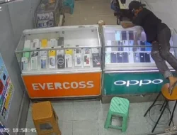 Maling Gasak 3 Unit HP di Konter Riza Ponsel 2nd, Pelaku Terekam CCTV