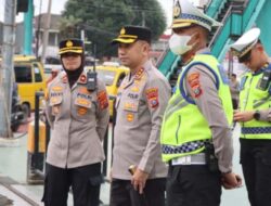 Kapolrestabes Medan Didampingi Kasat Lantas Pantau “Strong Point” Dipersimpangan Masjid Raya